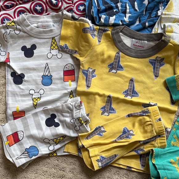 Bundle of (9) Hanna Andersson Short John Pajama Sets, SIZE 4 - Picture 7 of 12